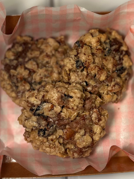Oatmeal Raisin Pecan Chocolate Chip Cookie